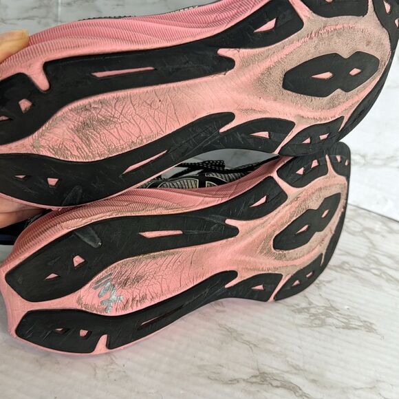 ASICS novablast 3 LE black pink rave athletic running shoes size 9.5 - Picture 9 of 10